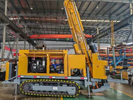 CR-18A Całkowitą hydrauliczną wiertarkę powierzchniową z maksymalnym momentem obrotowym 6400 N·m, uderzeniem 3700 mm i silnikiem wysokoprężnym 178 kW
